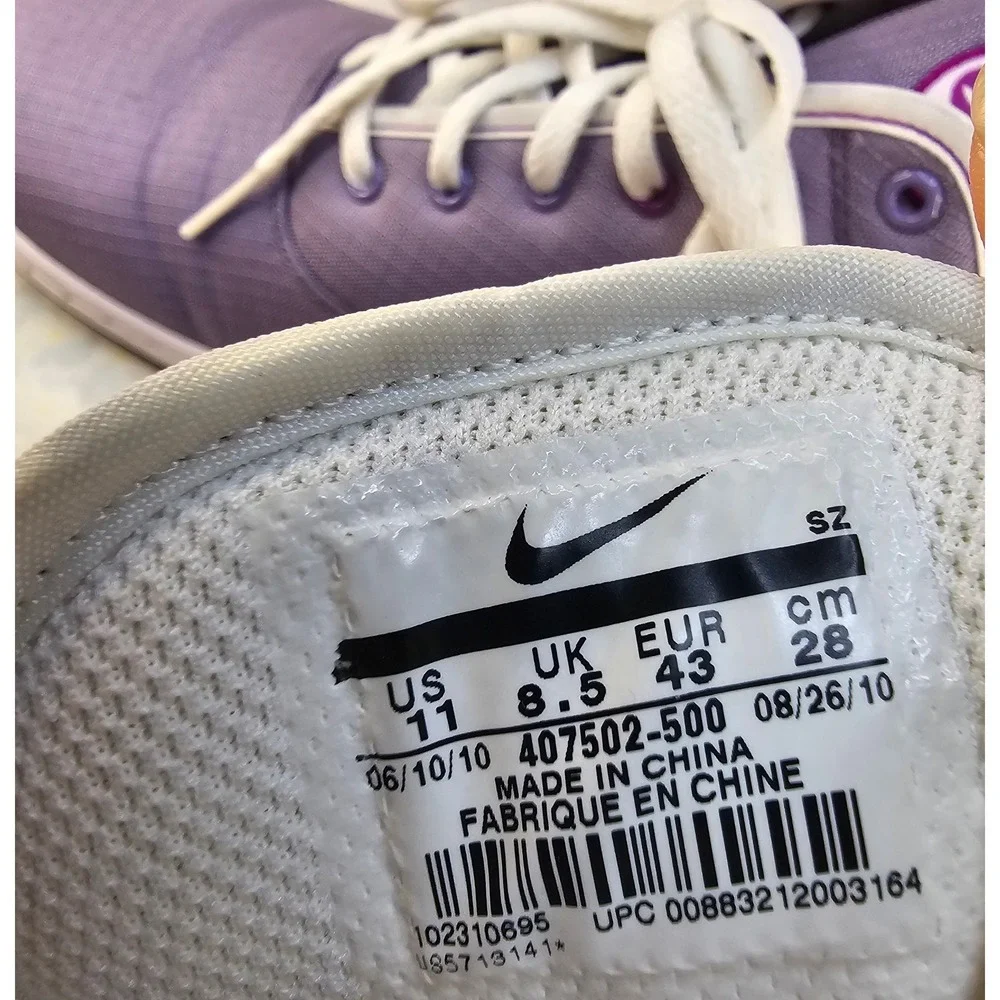 Rare Nike Air Isis Women's Purple White Canvas‎ Sneakers Size 11 Shoes